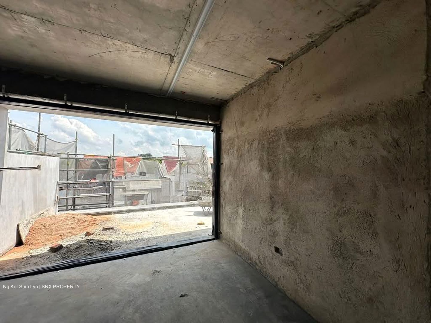 Happy Estate (D20), Terrace #581769561